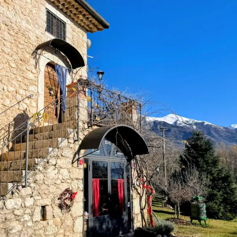 vista montagne terrazzino camera matrimoniale deluxe Bed and Breakfast Casal Cominium